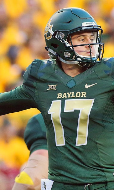 Baylor QB does 'bear claw' hand signal in hospital bed after surgery
